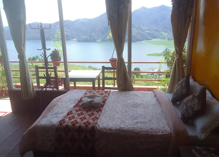 Fewa View Cottage Yoga Retreat