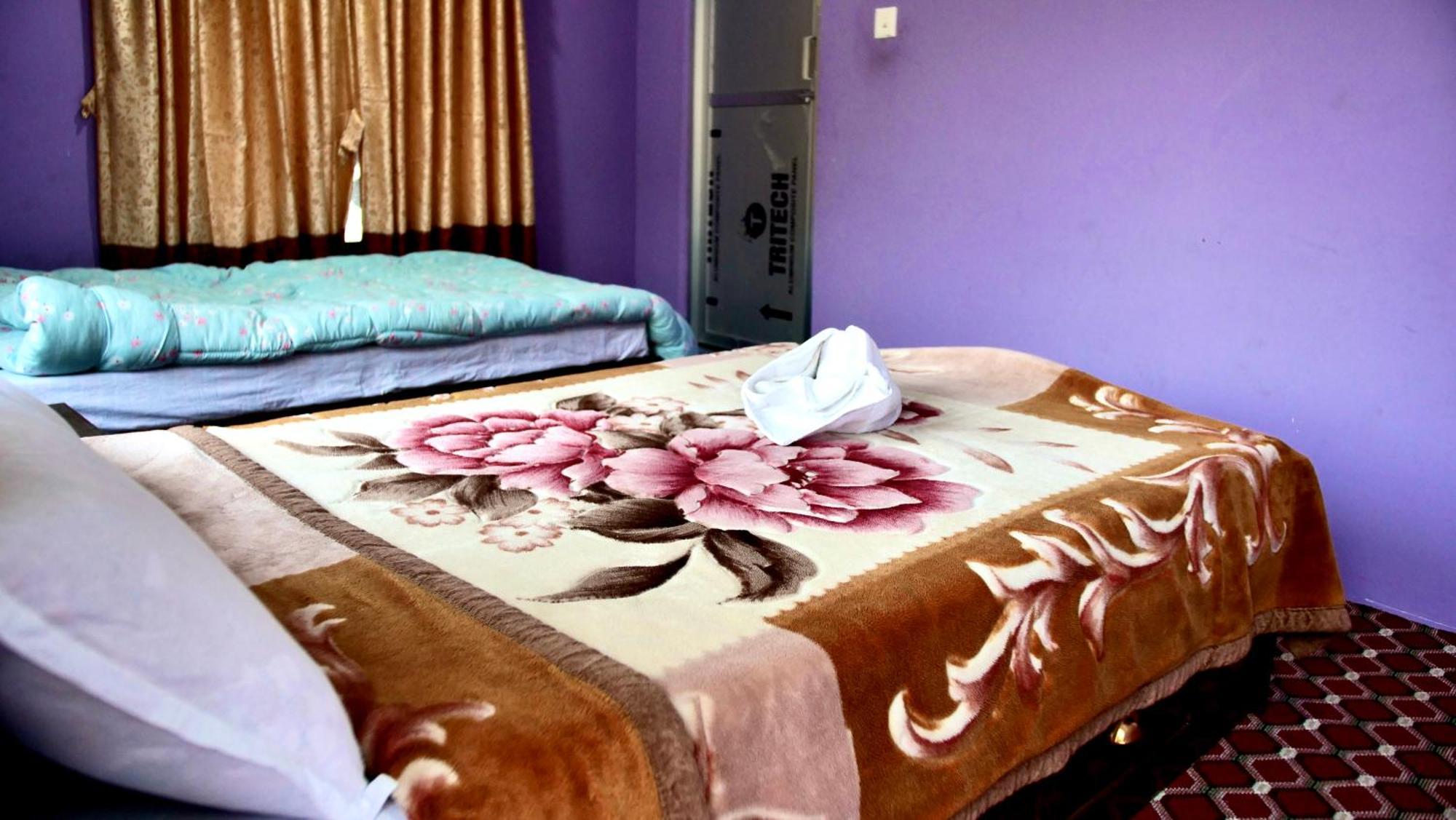 Homestay Fewa View Yoga Retreat
